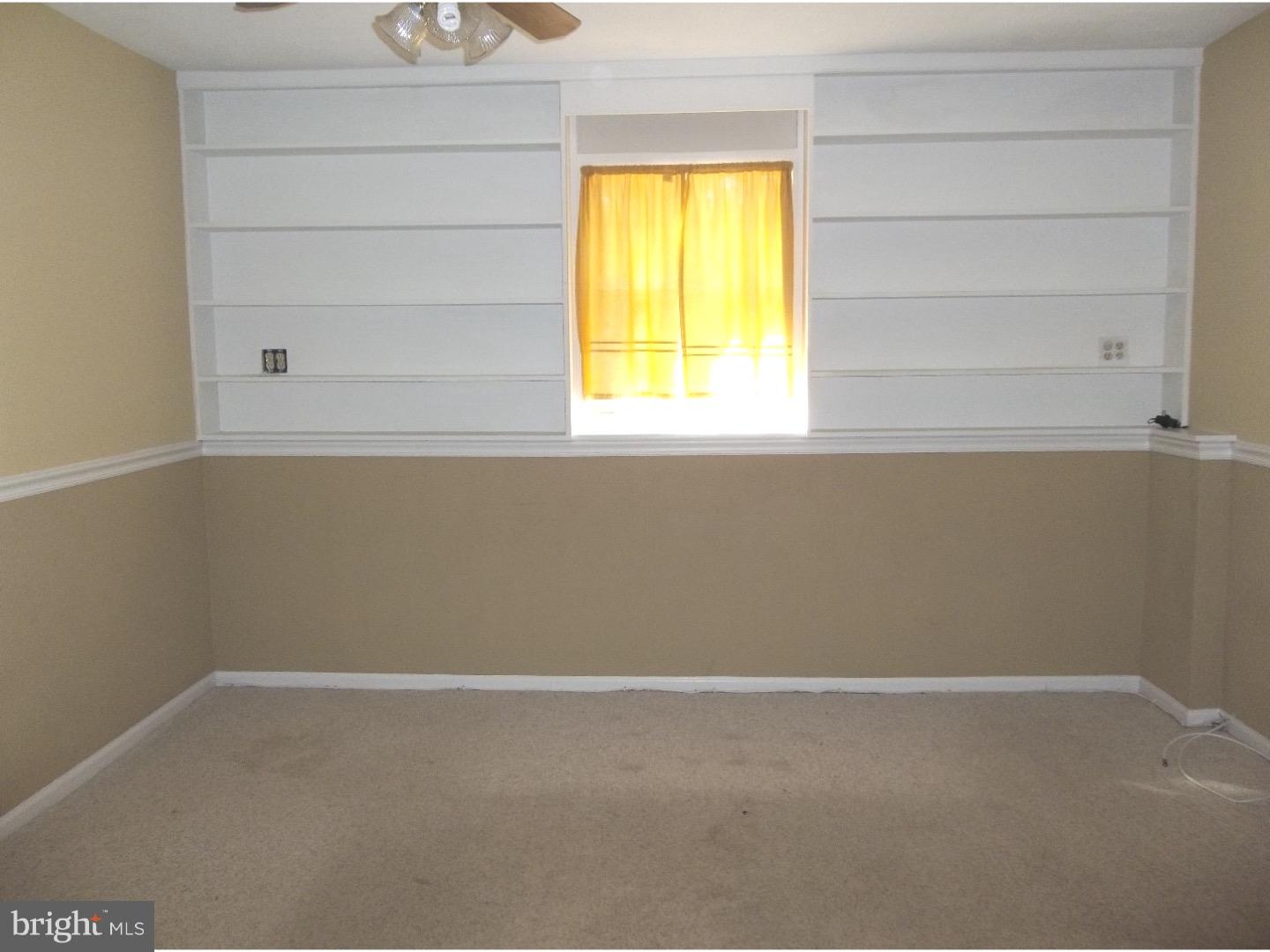 1114 Perth Road Williamstown, NJ 08094 - Photo 11 of 24 Family Room