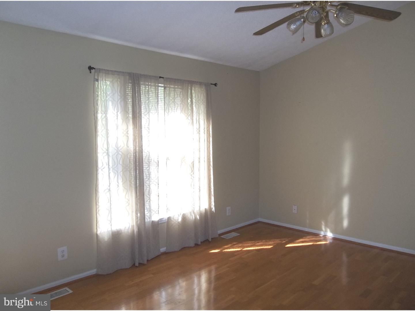 1114 Perth Road Williamstown, NJ 08094 - Photo 6 of 24 Living Room
