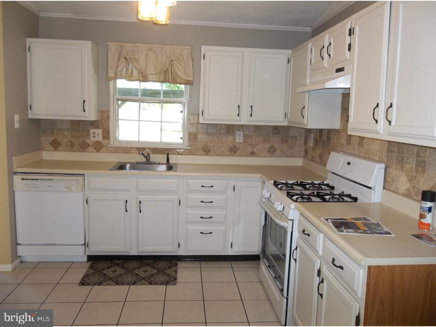 1114 Perth Road Williamstown, NJ 08094 - Photo 7 of 24 Kitchen