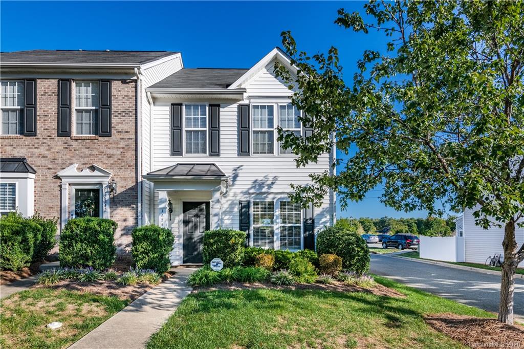 16240 Hayfield Road Charlotte, NC 28213 - Photo 1 of 35 Gallery Image 1