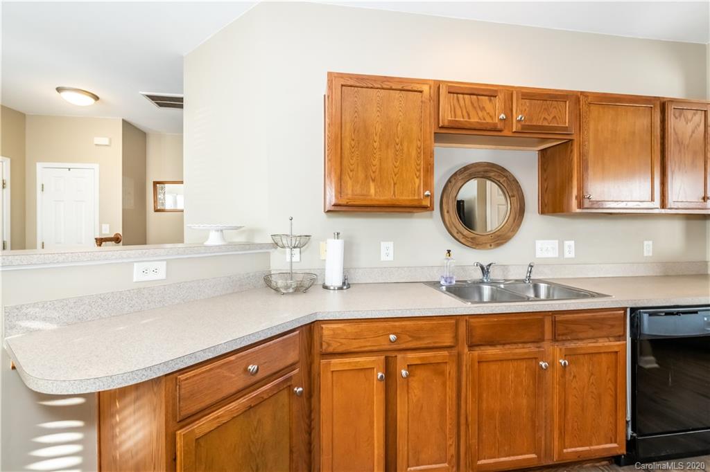 16240 Hayfield Road Charlotte, NC 28213 - Photo 13 of 35 Gallery Image 13