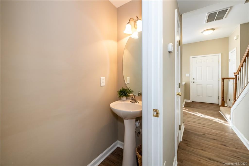 16240 Hayfield Road Charlotte, NC 28213 - Photo 17 of 35 Gallery Image 17