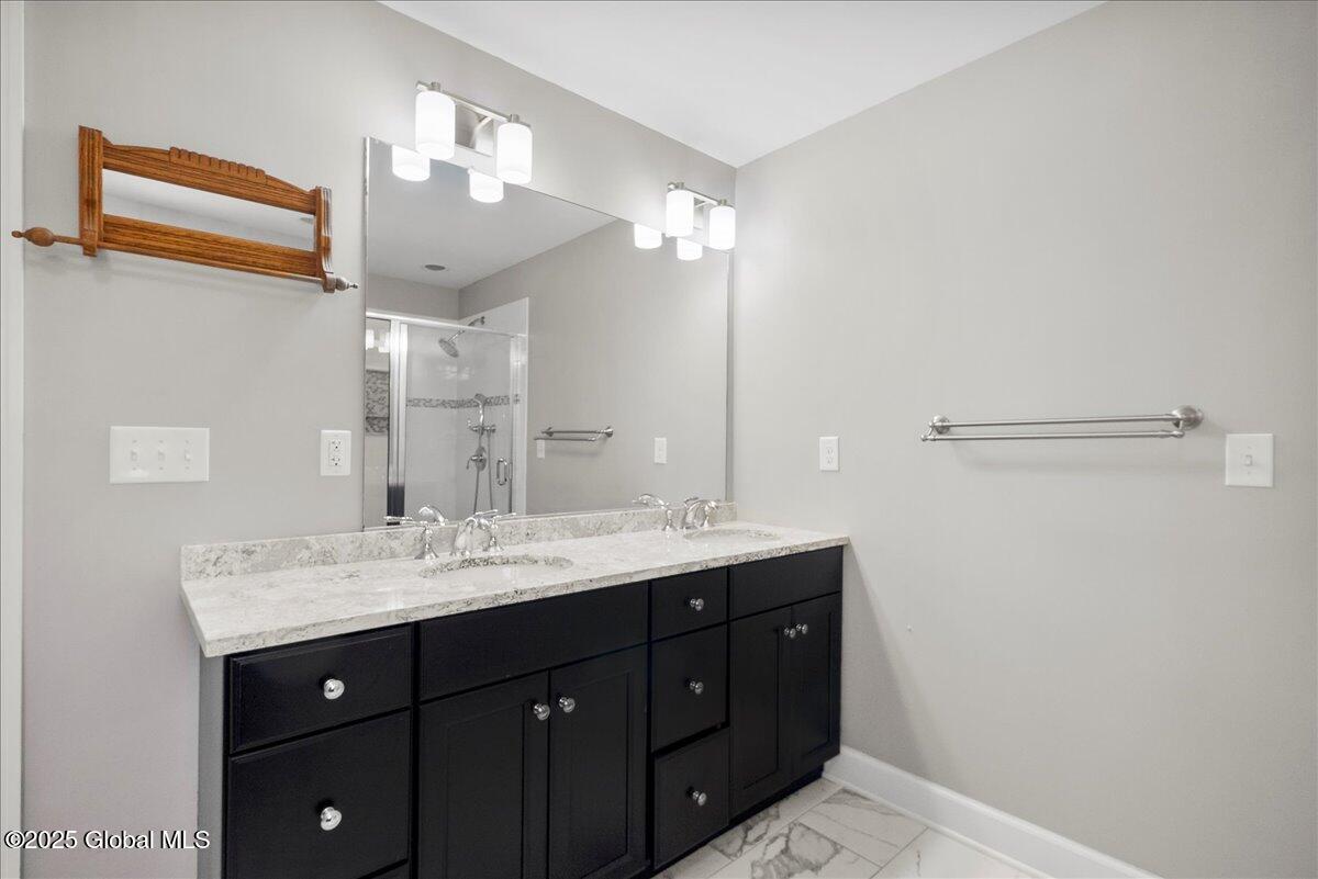 31 Tamarack Lane Colonie, NY 12309 - Photo 21 of 42 35-P1060205