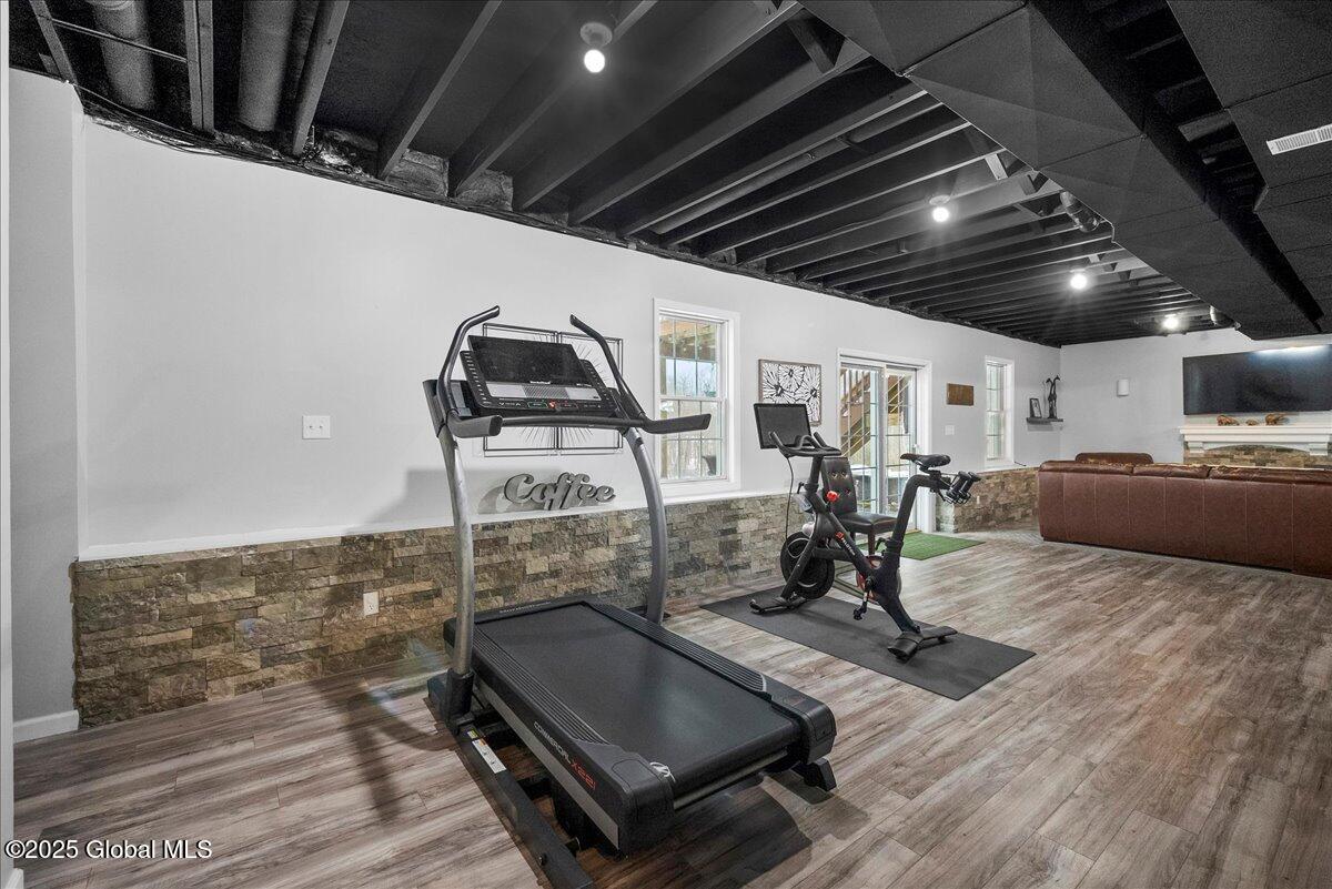 31 Tamarack Lane Colonie, NY 12309 - Photo 33 of 42 04-P1040894