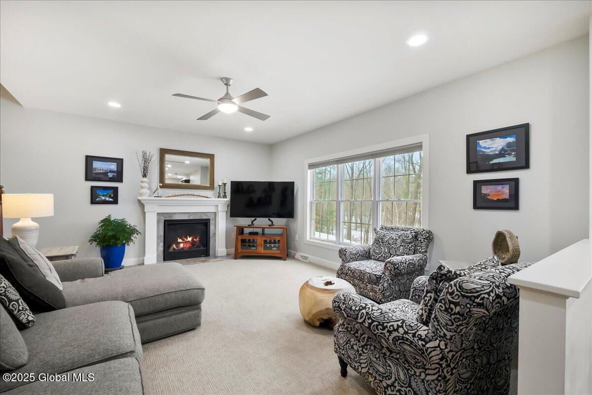 31 Tamarack Lane Colonie, NY 12309 - Photo 7 of 42 08-P1040969