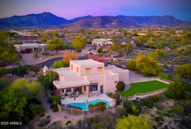 $1,295,000 | 9215 East Lazywood Place, Carefree, AZ 85377