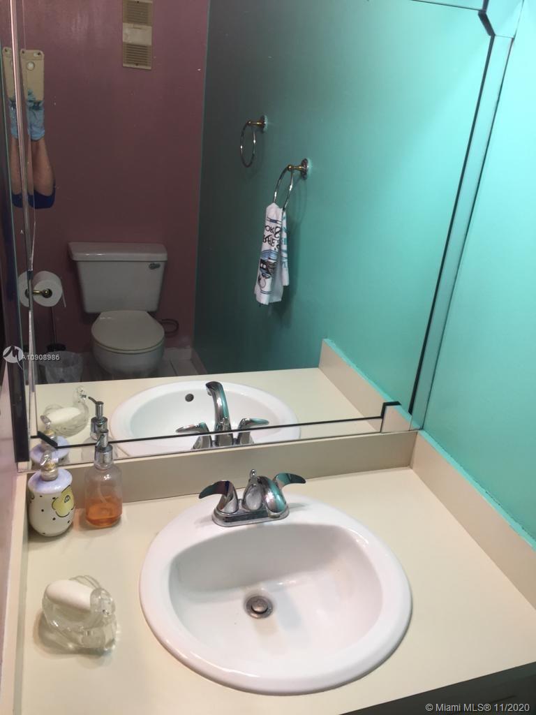 5465 Gate Lake Road, Unit 5465 Tamarac, FL 33319 - Photo 12 of 18
