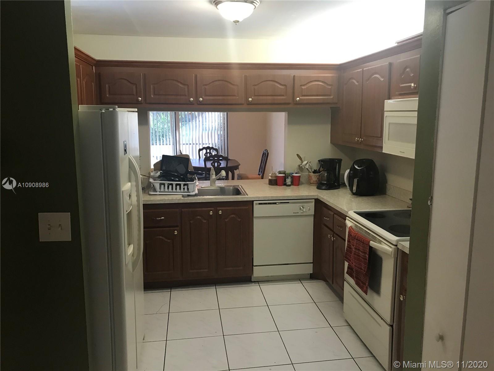 5465 Gate Lake Road, Unit 5465 Tamarac, FL 33319 - Photo 9 of 18