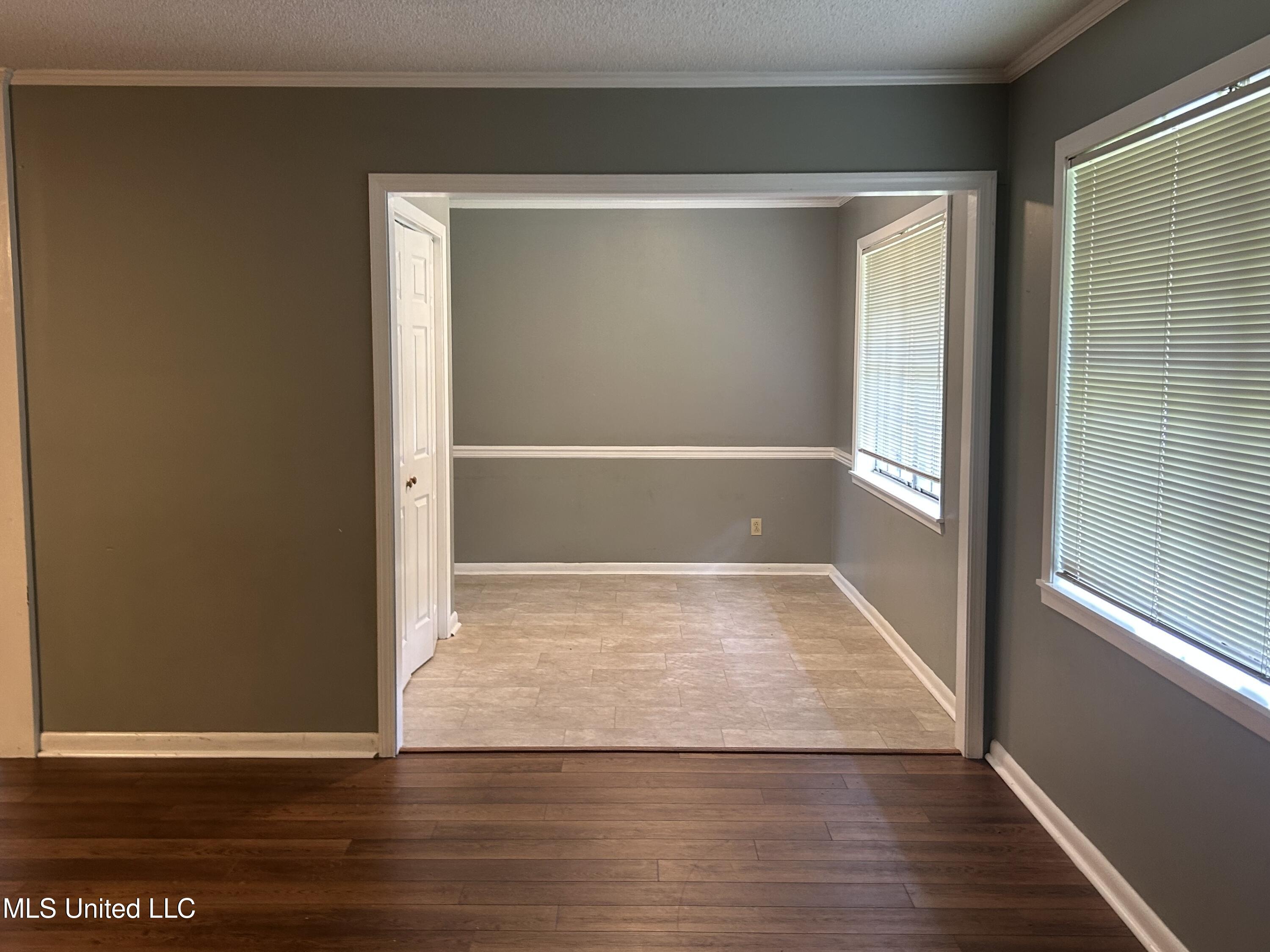 11 Shadow Lane Natchez, MS 39120 - Photo 5 of 21 IMG_1197