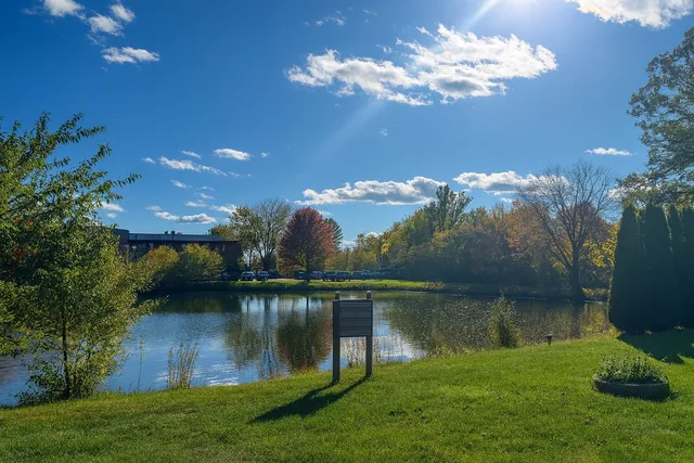 $169,900 | 1944 Tall Oaks Drive, Unit 3A, Aurora, IL 60505