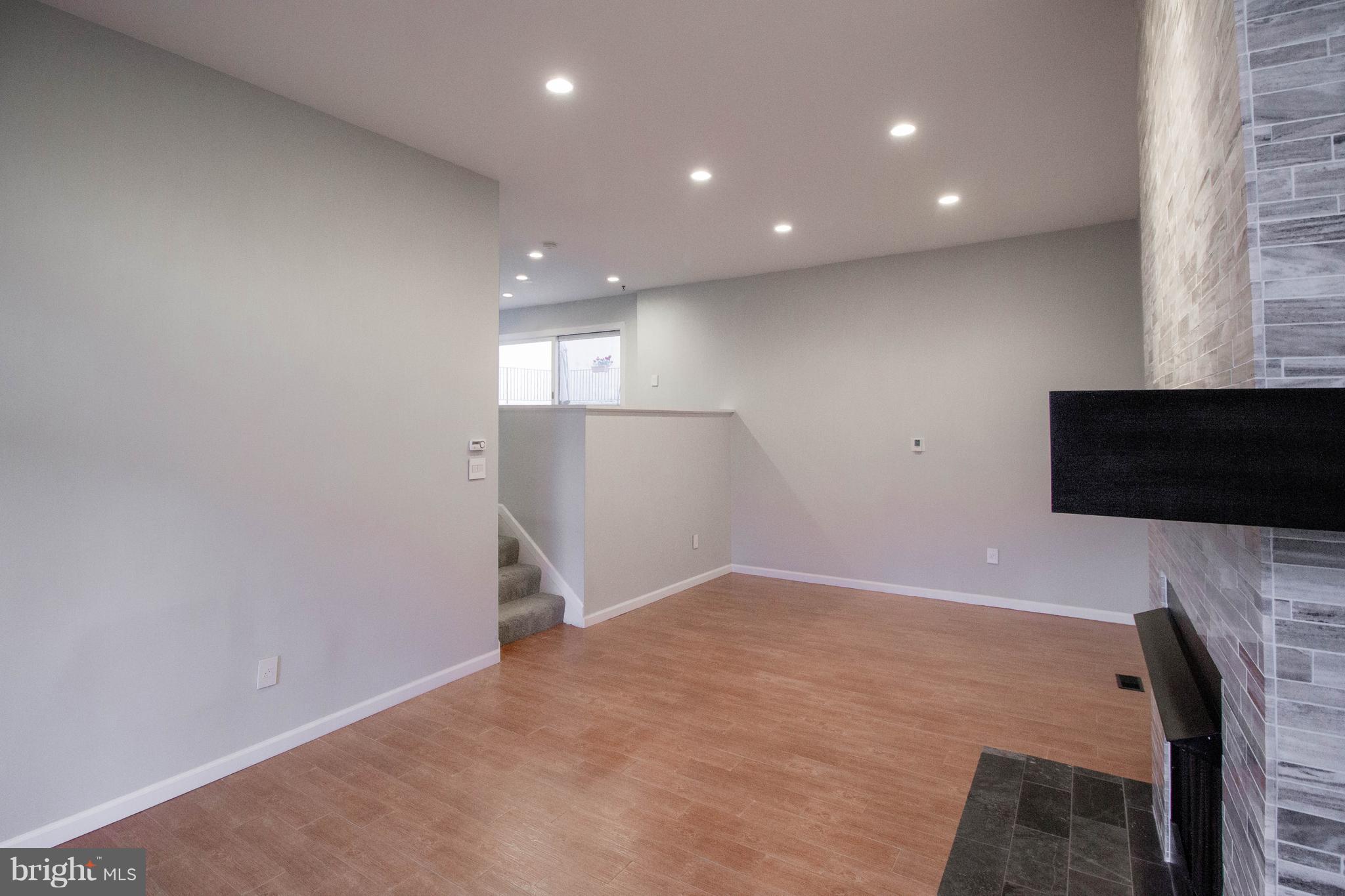 11660 Mediterranean Court Reston, VA 20190 - Photo 5 of 12 large sunken family room