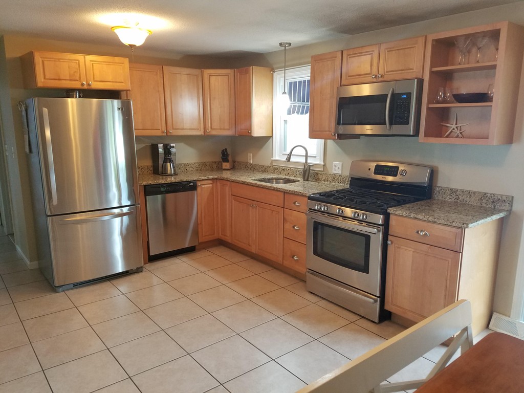 940 Ray Street Fall River, MA 02720 - Photo 3 of 18 Gallery Image 3