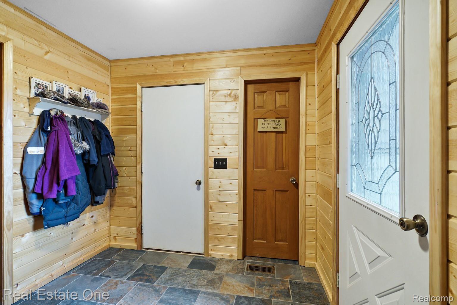 1168 South 5 Lakes Road Lapeer, MI 48446 - Photo 9 of 39 DSC01463.jpg
