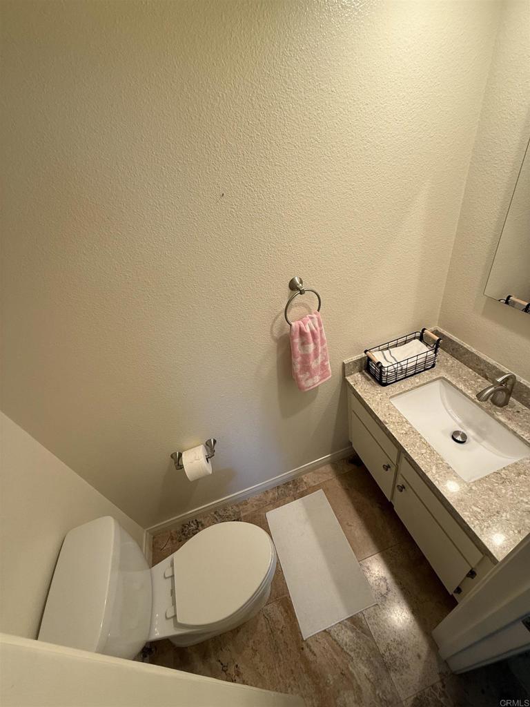 2352 Altisma Way, Unit 9 Carlsbad, CA 92009 - Photo 12 of 14