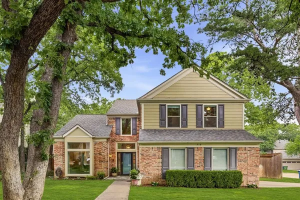 $640,000 | 518 Blair Meadow Drive, Grapevine, TX 76051