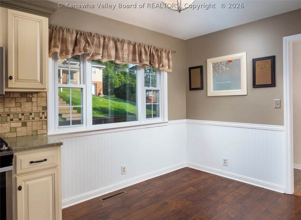 1904 Huber Road Charleston, WV 25314 - Photo 7 of 24 Eat in kitchen