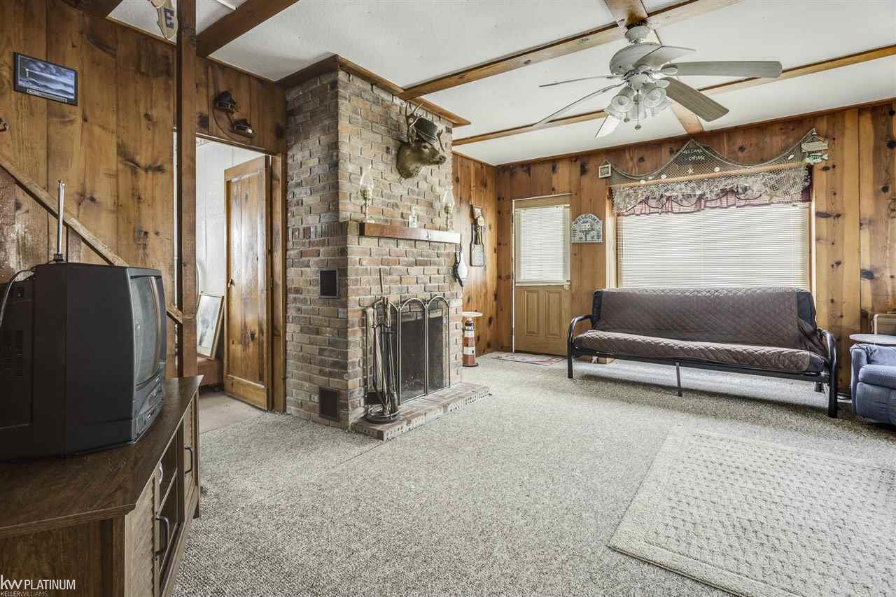 6337 Lakeshore Road Lexington, MI 48450 - Photo 8 of 16 50064692-7.JPG