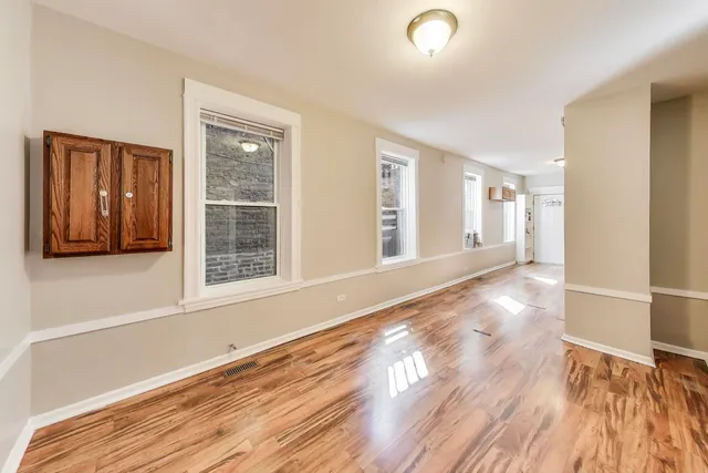 $1,750 | 1131 West Taylor Street, Unit 1R, Chicago, IL 60607