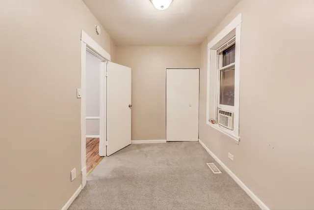 $1,750 | 1131 West Taylor Street, Unit 1R, Chicago, IL 60607