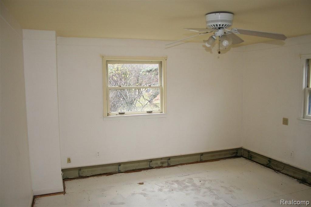 852 East Gunn Road Rochester, MI 48306 - Photo 20 of 25 2012-11-12 12.34.54.jpg