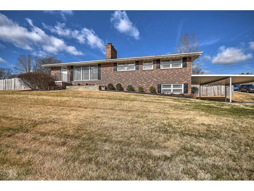 105 Carlton Road Bristol, TN 37620 - Photo 2 of 36 Photo 2