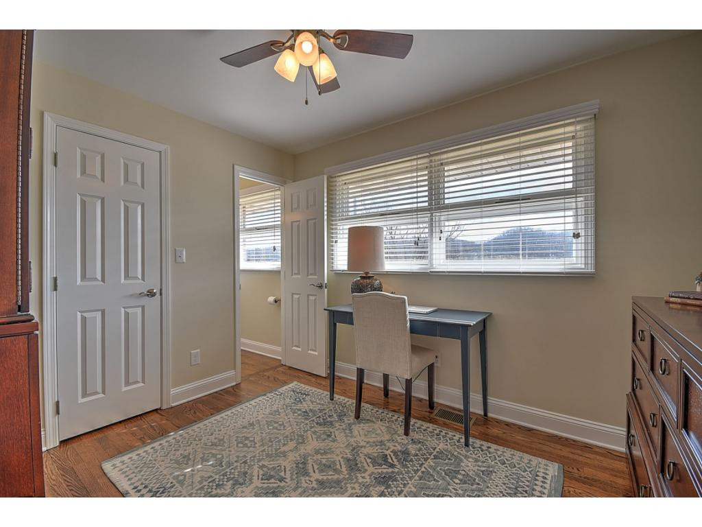105 Carlton Road Bristol, TN 37620 - Photo 24 of 36 Photo 24