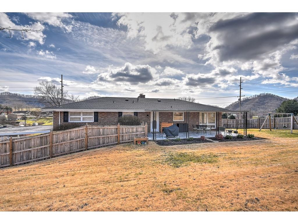 105 Carlton Road Bristol, TN 37620 - Photo 35 of 36 Photo 35