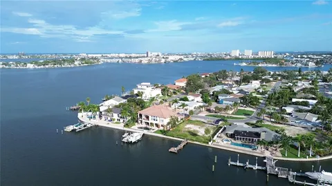 $1,290,000 | 2000 Dolphin Boulevard South, St. Petersburg, FL 33707