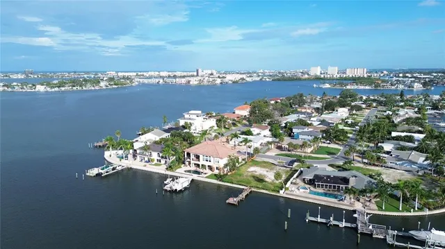 $1,290,000 | 2000 Dolphin Boulevard South, St. Petersburg, FL 33707