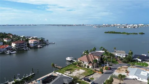$1,290,000 | 2000 Dolphin Boulevard South, St. Petersburg, FL 33707