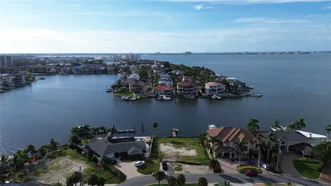 $1,290,000 | 2000 Dolphin Boulevard South, St. Petersburg, FL 33707