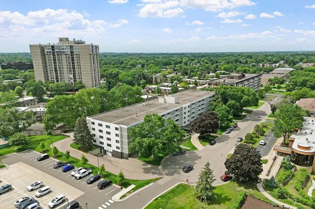 $149,900 | 6450 York Avenue South, Unit 308, Edina, MN 55435