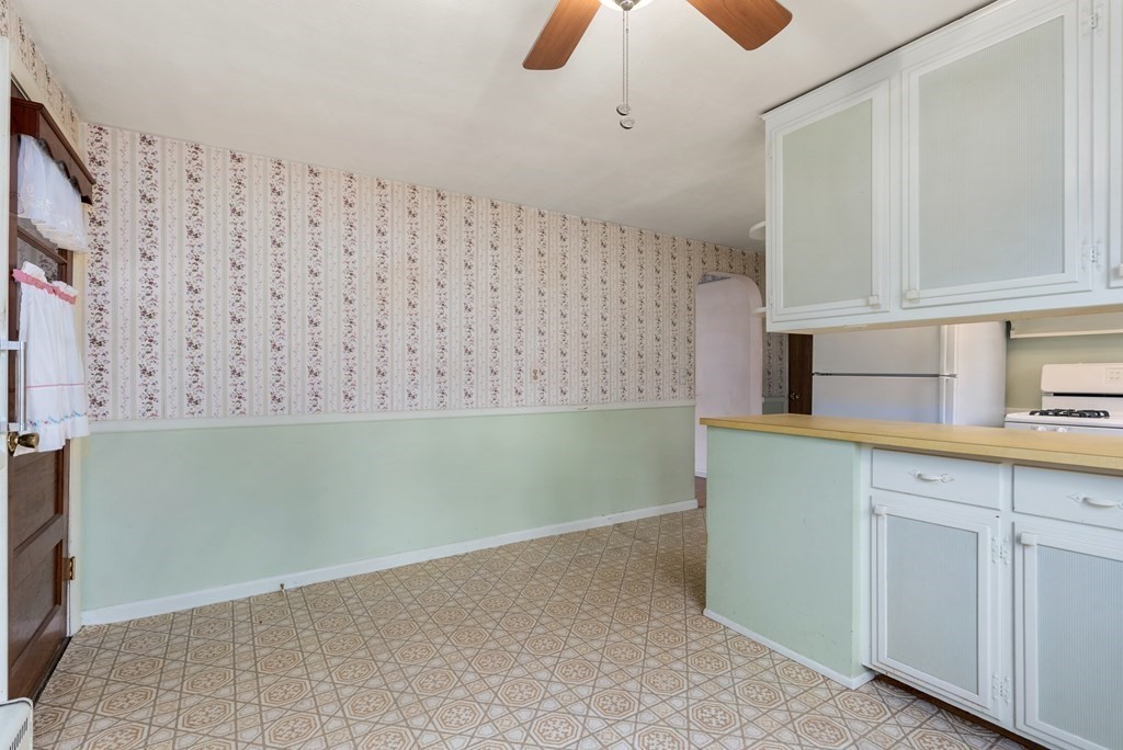 169 Acrebrook Road Springfield, MA 01129 - Photo 13 of 35