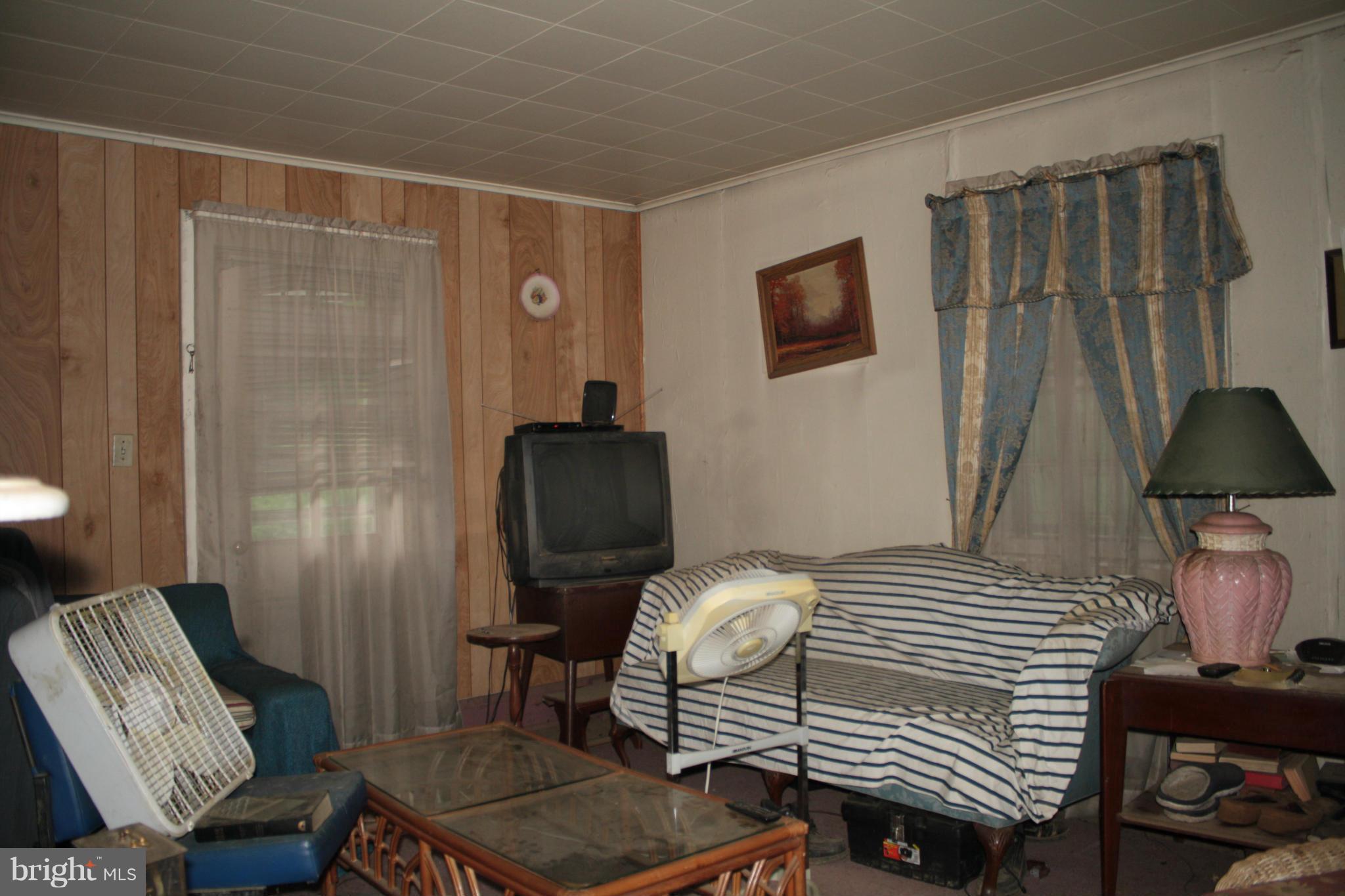 14319 Cuba Road Cockeysville, MD 21030 - Photo 16 of 30 Living Room