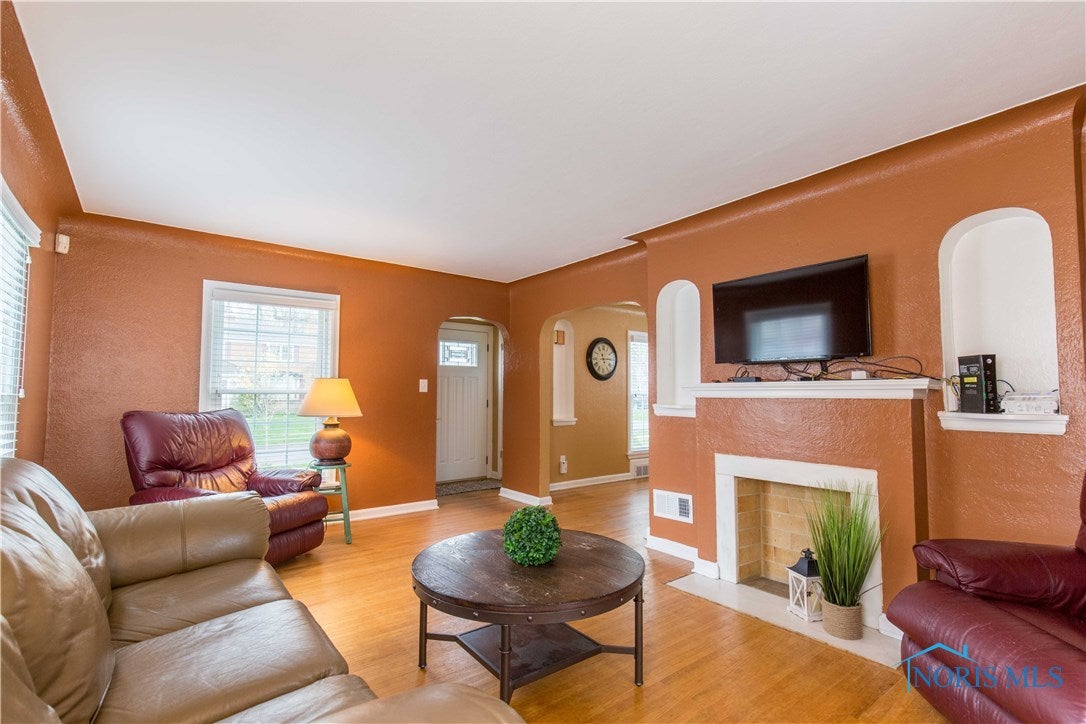 3402 Cheltenham Road Toledo, OH 43606 - Photo 5 of 23 Gallery Image 5