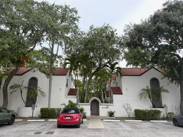 $3,700 | 101 Northeast 8th Avenue, Unit 1, Fort Lauderdale, FL 33301