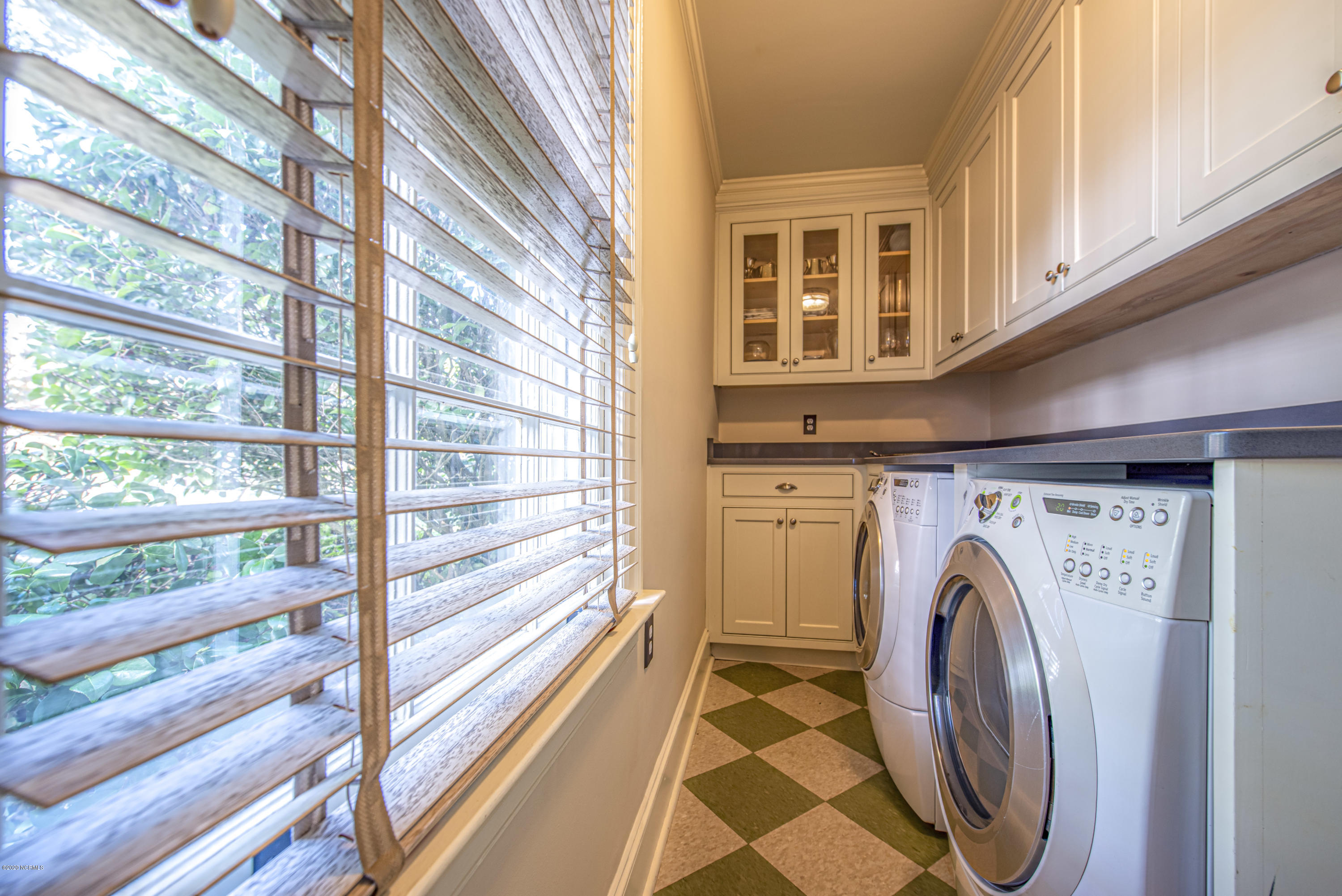 1509 Tryon Road New Bern, NC 28560 - Photo 18 of 43 Laundry