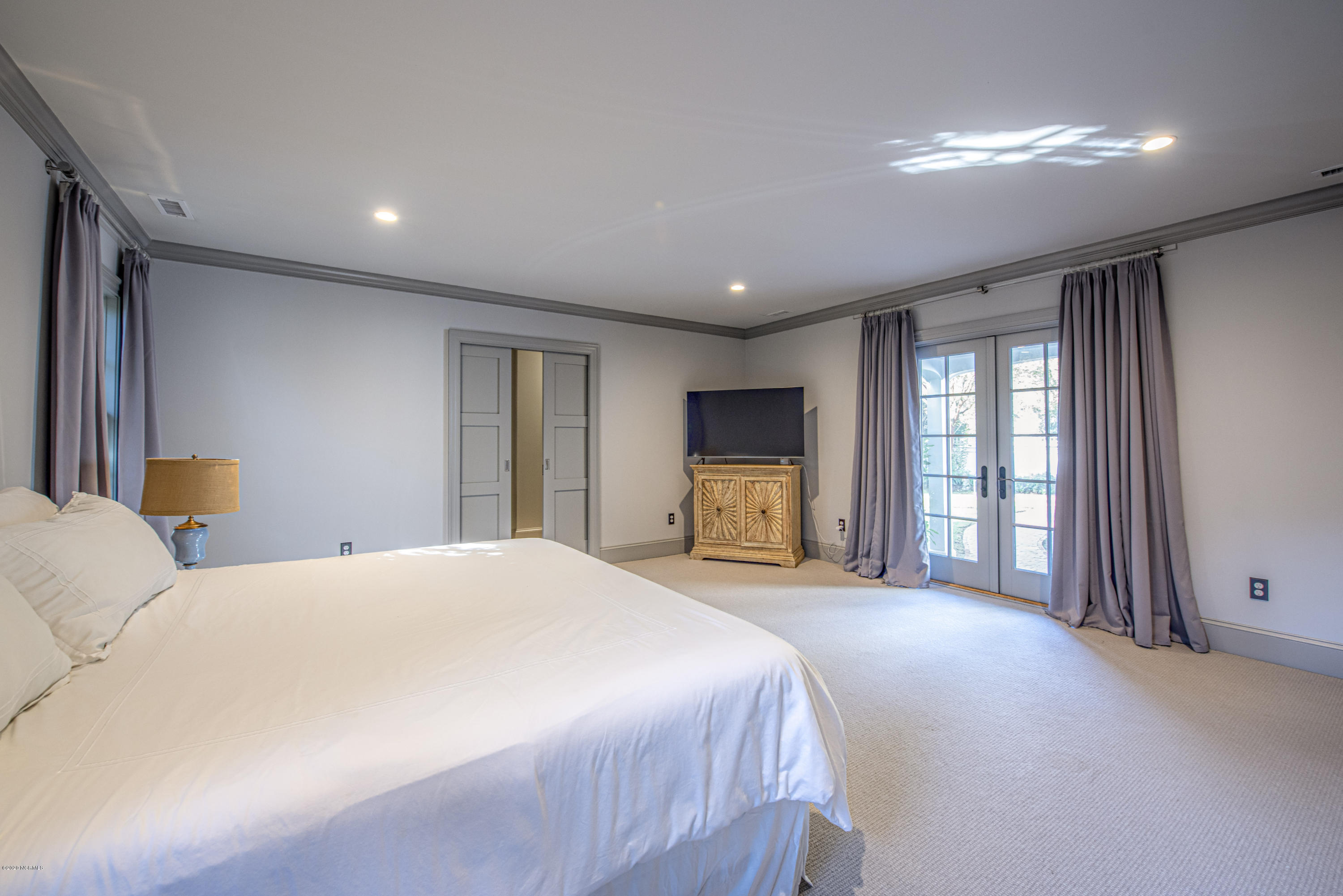 1509 Tryon Road New Bern, NC 28560 - Photo 20 of 43 Downstairs Master