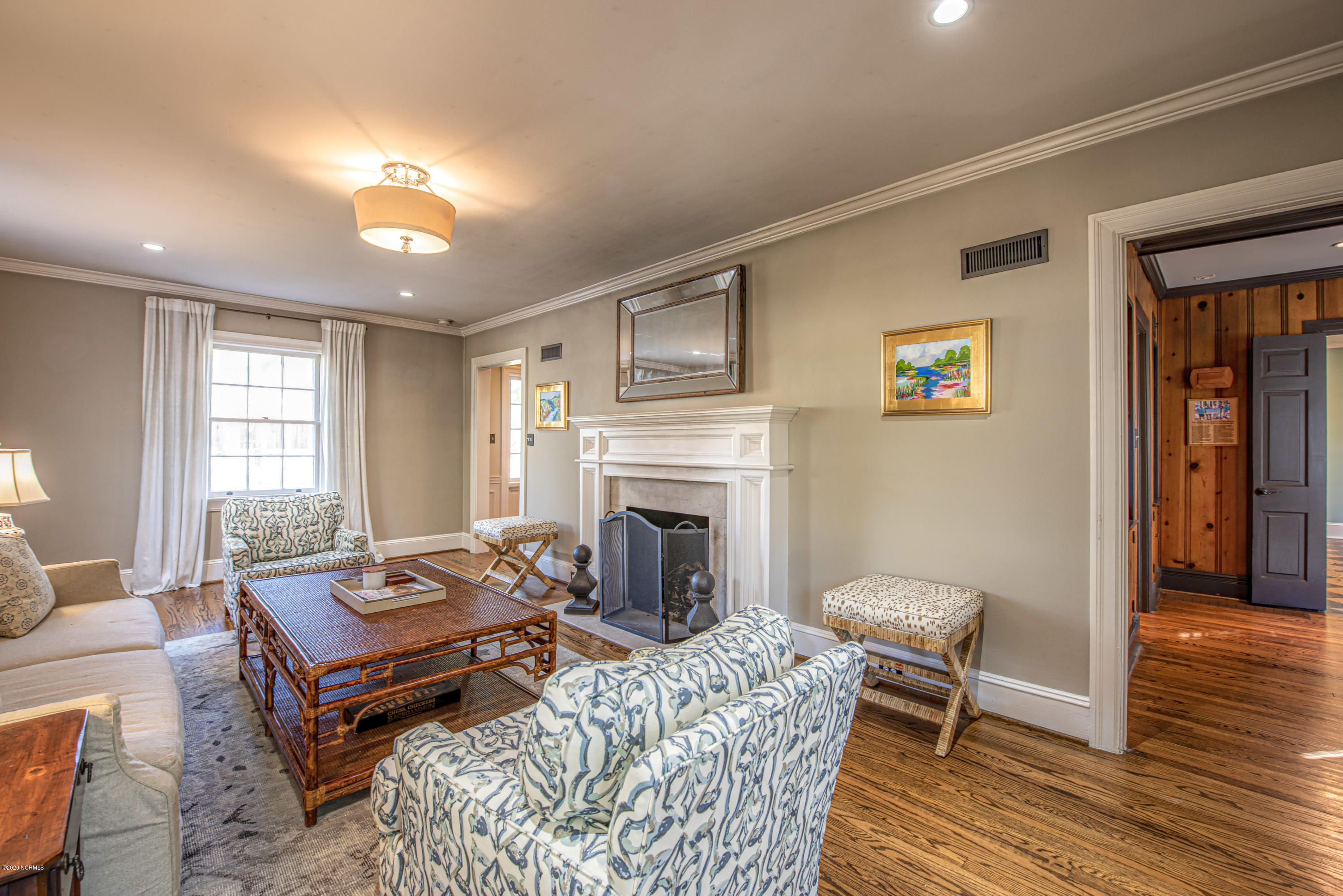 1509 Tryon Road New Bern, NC 28560 - Photo 9 of 43 Living Room