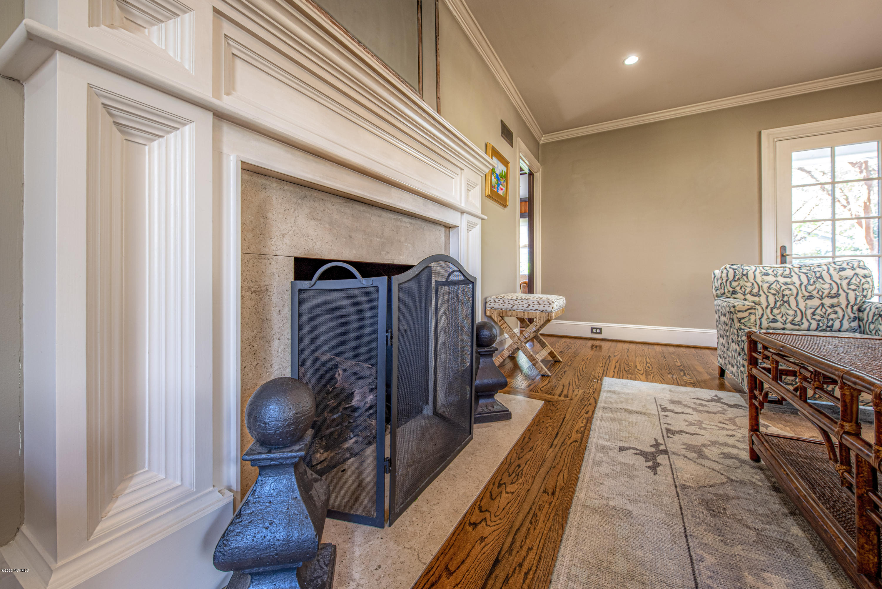 1509 Tryon Road New Bern, NC 28560 - Photo 10 of 43 Living Room