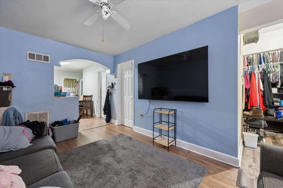 2946 South Loomis Street Chicago, IL 60608 - Photo 4 of 24