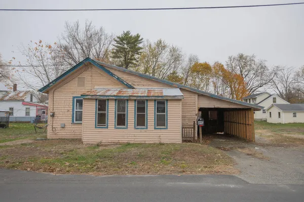 $80,000 | 6 Myrtle Street, Madison, ME 04950