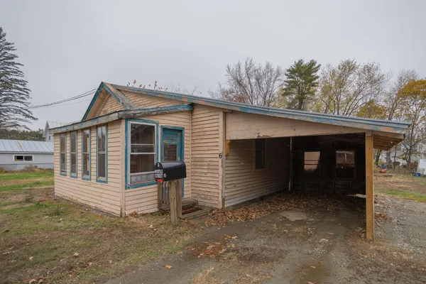 $80,000 | 6 Myrtle Street, Madison, ME 04950