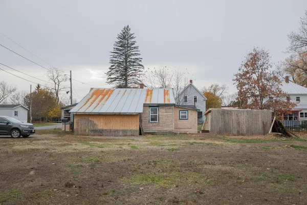 $80,000 | 6 Myrtle Street, Madison, ME 04950