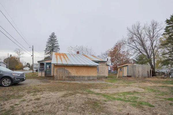 $80,000 | 6 Myrtle Street, Madison, ME 04950