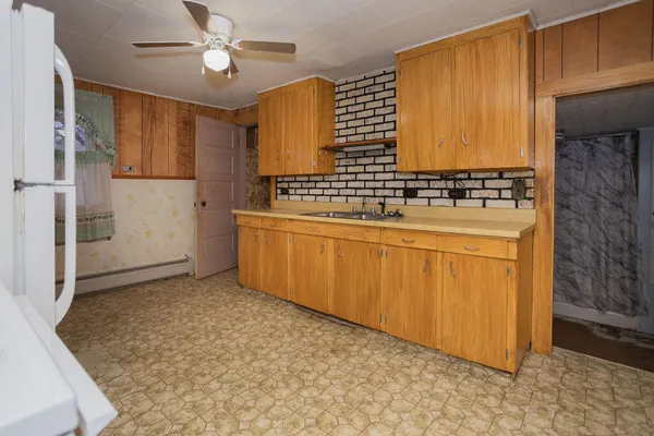 $80,000 | 6 Myrtle Street, Madison, ME 04950