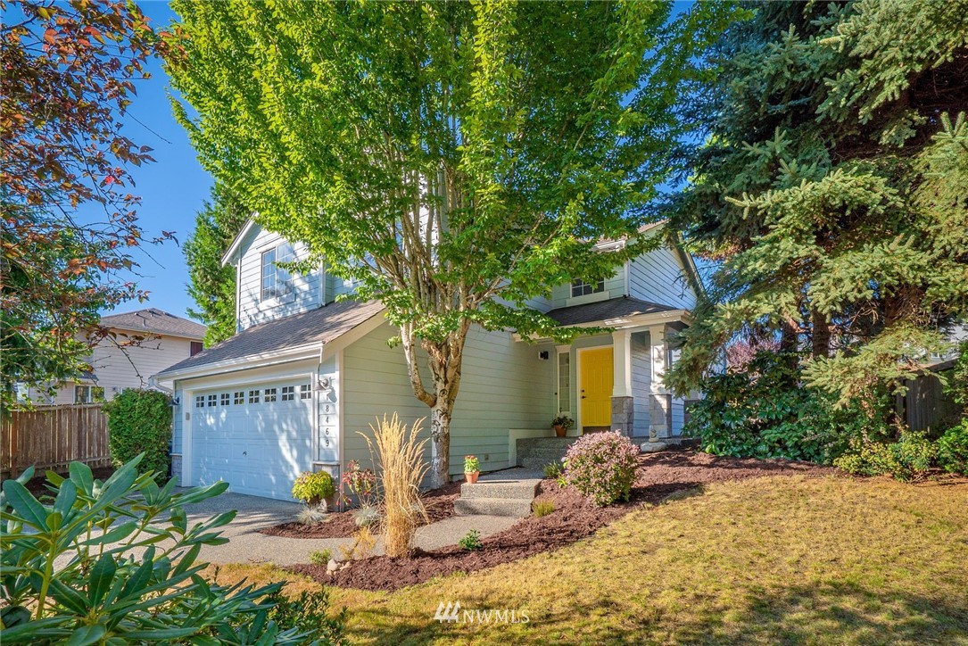 18469 Rainier View Road Southeast Monroe, WA 98272 - Photo 2 of 22 a front view of a house with garden