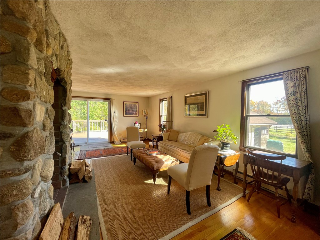 963 Seven Mile Road Cranston, RI 02831 - Photo 13 of 28
