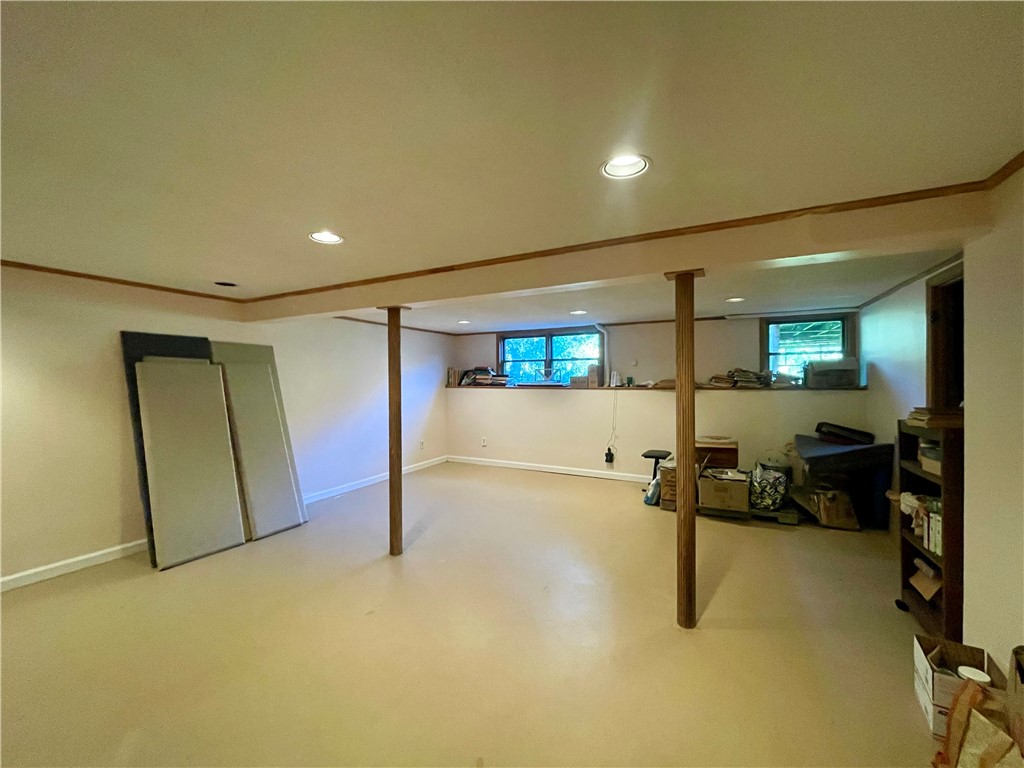 963 Seven Mile Road Cranston, RI 02831 - Photo 27 of 28
