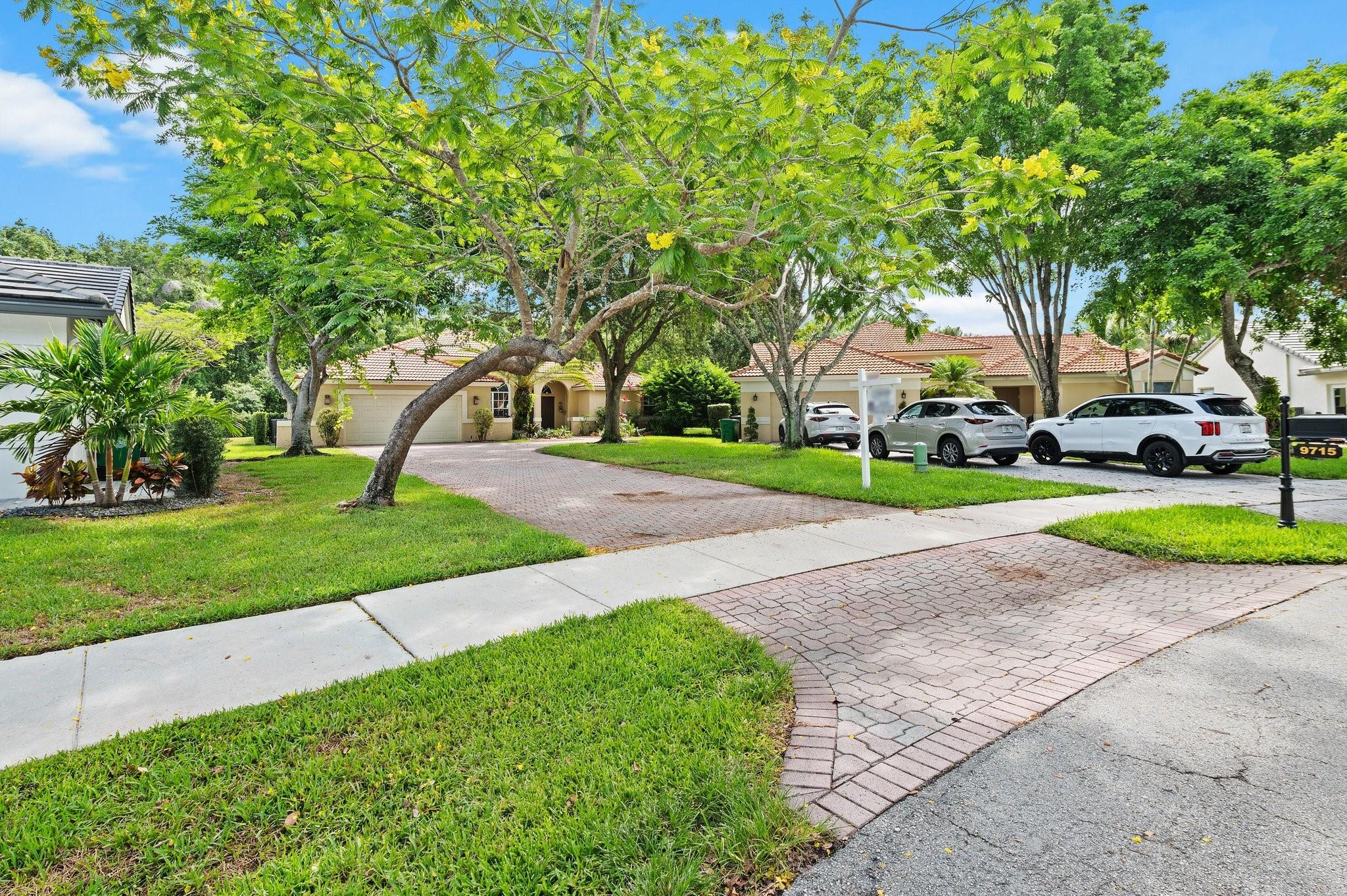 9715 Ridge Trace Davie, FL 33328 - Photo 3 of 48 Photo 3